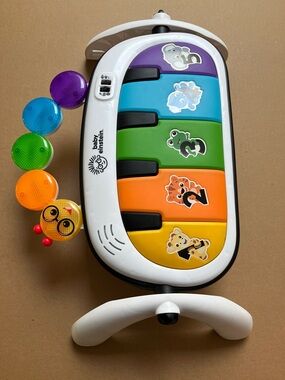 Baby Einstein atake along Piano
